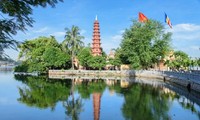 Chùa Trấn Quốc được bầu chọn là một trong 10 chùa đẹp nhất thế giới