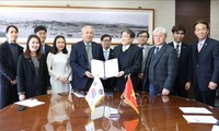 Trường Đại học Quốc gia Incheon (Hàn Quốc) ký thỏa thuận cấp học bổng cho sinh viên Việt Nam