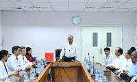 Thủ tướng Nguyễn Xuân Phúc thăm, động viên y, bác sĩ Bệnh viện Đa khoa Đồng Nai