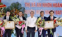 Thủ tướng Nguyễn Xuân Phúc dự lễ công bố đạt chuẩn nông thôn mới tại tỉnh Bình Định