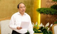 Thủ tướng Nguyễn Xuân Phúc chủ trì cuộc họp về ngân sách Nhà nước 