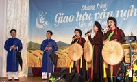 Giới thiệu nét đẹp trang phục truyền thống của các dân tộc Việt Nam tại CHLB Đức