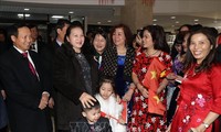 Chủ tịch Quốc hội Nguyễn Thị Kim Ngân thăm, gặp gỡ cộng đồng người Việt Nam tại Liên bang Nga