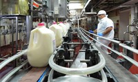 Vinamilk ủng hộ gần 23.000 lít sữa cho người dân Mỹ