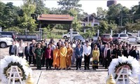 Dâng hương tưởng niệm 73 năm ngày Thương binh liệt sỹ tại Lào