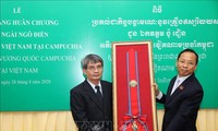 Truy tặng Huân chương Hữu nghị hạng Mahasena của Campuchia cho nguyên Đại sứ Ngô Điền