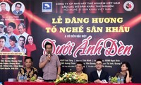 Trình diễn lại vở “Dưới ánh đèn” chào mừng Ngày Sân khấu Việt Nam