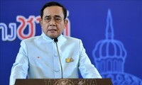 นายกรัฐมนตรีไทยยกเลิกประกาศสถานการณ์ฉุกเฉินที่มีความร้ายแรงในกรุงเทพ