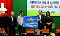 Ủy ban Trung ương Mặt trận Tổ quốc Việt Nam trao 2 tỉ đồng ủng hộ khắc phục bão, lũ tại tỉnh Thừa Thiên Huế