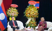 Chúc mừng Tết cổ truyền Bunpimay của Lào