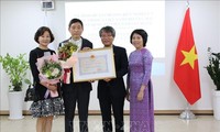Trao tặng Huân chương Hữu nghị cho cựu Đại sứ Hàn Quốc tại Việt Nam Lee Huyk