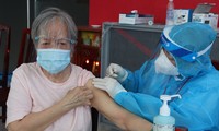 Việt Nam đẩy mạnh tiêm vaccine phòng Covid-19