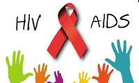 Trình độ C2 - Bài 8: HIV/AIDS (Tiết 1)