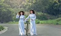 Bài ca phụ Nữ Việt Nam - Nguyễn Thị Bình, CH Síp