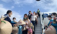 Đoàn du khách Nga đầu tiên trở lại Khánh Hòa