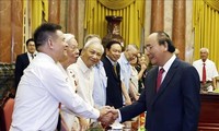 Chủ tịch nước Nguyễn Xuân Phúc gặp mặt các cán bộ trực tiếp phục vụ, bảo vệ Chủ tịch Hồ Chí Minh 