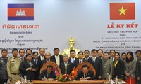 Tỉnh Kon Tum và Stung Treng (Campuchia) ký kết hợp tác
