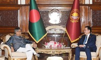 Chủ tịch Quốc hội Vương Đình Huệ hội kiến với Tổng thống Bangladesh Mohammed Shahabuddin