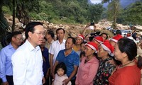 Chủ tịch nước kiểm tra công tác khắc phục mưa lũ tại Lào Cai 