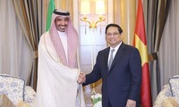 Thủ tướng Phạm Minh Chính tiếp Bộ trưởng Kinh tế và Kế hoạch, Bộ trưởng Nguồn nhân lực và Phát triển Saudi Arabia