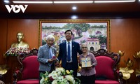 Giáo sư Trần Thanh Vân thăm Đài Tiếng nói Việt Nam