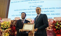 Pháp trao tặng Huân chương Công trạng Quốc gia cho Hiệu trưởng Trường Đại học Y-Dược, Đại học Huế