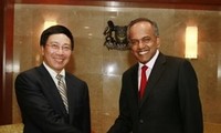 Menteri Luar Negeri VN Pham Binh Minh melakukan kunjungan di Singapura