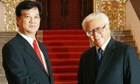PM Nguyen Tan Dung menerima Presiden Singapura Tony Tan Keng Yam