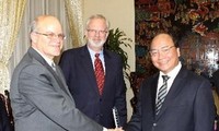 Deputy PM Nguyen Xuan Phuc menerima Wakil Direktur Badan Bantuan Perkembangan Internasional AS