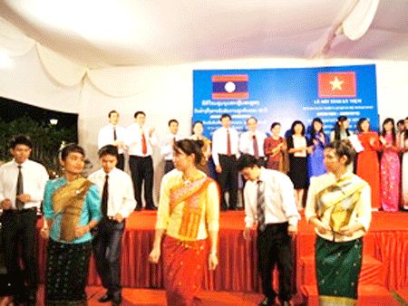 Aktivitas memperingati ult ke-50 penggalangan hubungan diplomatik Vietnam-Laos di India