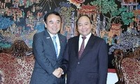 Deputy PM Nguyen Xuan Phuc menerima Deputy Menteri Dalam Negeri dan Komunikasi Jepang