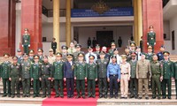 Delegasi Atase Militer berbagai negara mengunjungi Markas Komando Daerah Militer ibu kota Hanoi