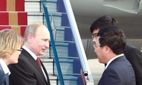 Presiden Federasi Rusia mengunjungi Vietnam