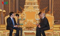 Presiden Vietnam Truong Tan Sang melakukan pembicaraan dengan Raja Kamboja, Norodom Sihamoni