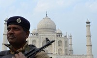 Presiden AS, Barak Obama menghapuskan kunjungan di kuil Taj Mahal dalam kunjungannya di India