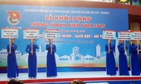 Daerah Vietnam Tengah memulai Bulan Pemuda sukarela tahun 2015