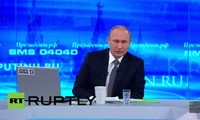 Presiden Rusia, Vladimir  Putin melakukan dialog langsung dengan rakyat