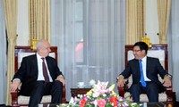 Deputi PM Pham Binh Minh menerima Duta Besar Luar Biasa dan Berkuasa Penuh Federasi Rusia dan Brazil