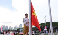 Upacara bendera nasional kontingen Olahraga Vietnam di SEAGAMES 28