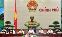 Meneruskan sidang periodik Pemerintah Vietnam untuk  bulan Juni-tahun 2015