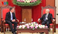Pemimpin Partai dan Negara Vietnam menerima PM Inggeris,  David Cameron