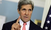Menlu AS, John Kerry melakukan kunjungan di Vietnam