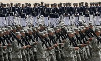 AS menggelarkan tentara ke Kuwait untuk membantu perang anti IS