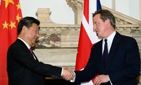 Presiden Tiongkok melakukan pembicaraan dengan PM Inggris