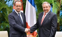 Presiden Kuba, Raul Castro melakukan kunjungan di Perancis