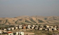 Israel menduduki banyak daerah luas di tepian Barat