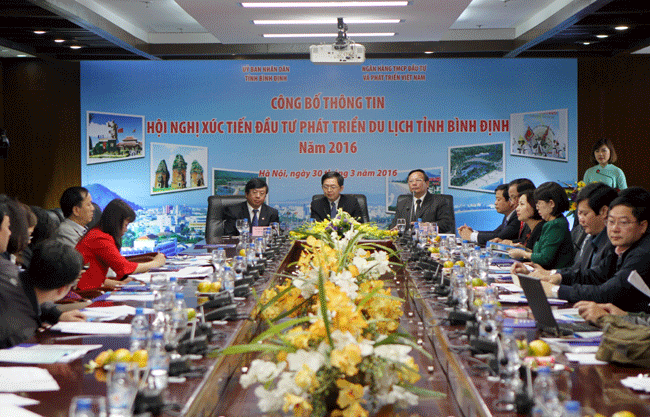 Konferensi promosi investasi perkembangan pariwisata tahun 2016 di propinsi Binh Dinh