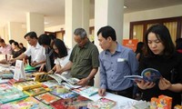 Bergelora aktivitas menyambut Hari Buku Vietnam yang ke-3