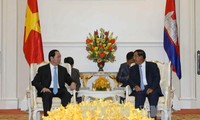 Pers Kamboja memberitakan secara menonjol kunjungan Presiden Vietnam, Tran Dai Quang di Kamboja