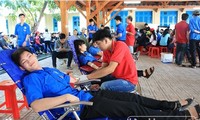 Lebih dari 2000 orang yang ikut pada Pesta menyumbangkan darah di kota Nha Trang